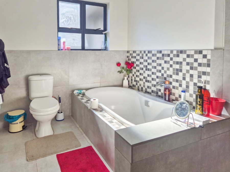 4 Bedroom Property for Sale in Schoemansville North West
